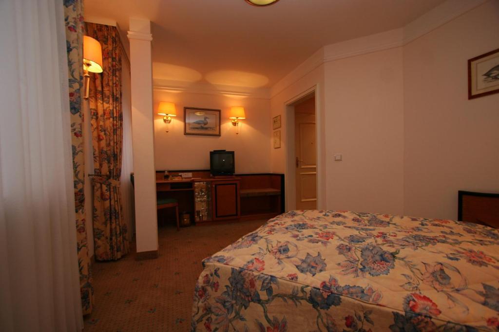 Park Hotel Am Schloss Ettringen  Ruang foto